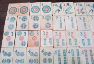 Antique MAHJONG GAME BAMBOO & CELLULOID 140tiles WOOD BOX sliding lid 