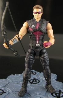 Marvel Legends The Avengers Movie Hawkeye  Exclusive in Hand 