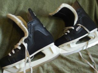 Used Size 10 Ice Skates   Tour Power Play   Canadian Written on Back 