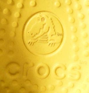 CROCS BLACK AND YELLOW ALL RUBBER UNISEX FLIP FLOPS Womens Shoes 7