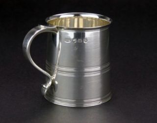   Style 20thC Solid Silver Cup Roberts Belk Ltd Sheffield C 1960