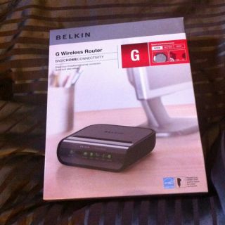 Belkin F5D7234 4 54 Mbps 4 Port 10 100 Wireless G Router Used with Box 