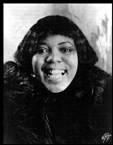 GALLON JUG BAND  WIPE EM OFF/ BESSIE SMITH  IN THE HOUSE BLUES PARL 