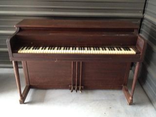 Vintage 1948 Lester Betsy Ross Spinet Piano