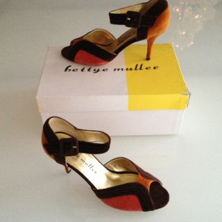 Bettye Muller Brown Coral Gold Velvet Heels Pumps 1940s Vintage Look 