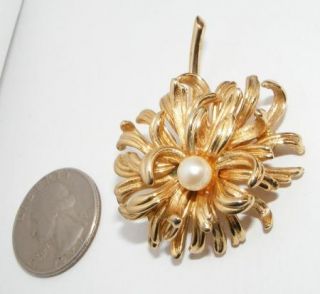   BOUCHER Chrysanthemum BROOCH Pin cultured pearl Costume jewelry signed