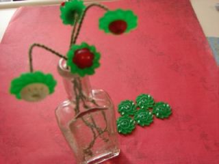 RARE Bright Green Vintage 1940s Casein Flower Buttons See Pics for 