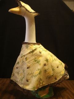 24 inch Yard Concrete GOOSE Flowers Bees Dress Outfit