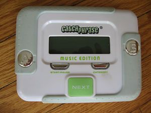 CATCH PHRASE MUSIC EDITION Hand Held Electronic Game HASBRO 2006 Works 