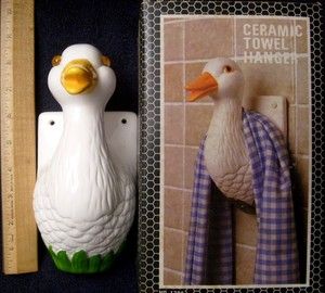 Duck Goose CERAMIC TOWEL HANGER HOLDER Bath Kitchen Vintage 1982