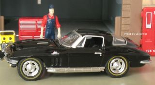 1966 CHEVY CORVETTE 427 Sting Ray, Opening Hood, 164 Diecast, Indiv # 