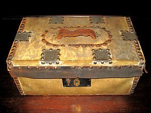   Covered Trunk Boston Shelton Cheever Lock Chest Box Leather