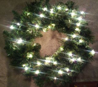 New Large Pre Lit Artificial Green Christmas Wreath 19 Inch Electric