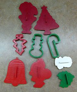   HALLMARK CHRISTMAS COOKIE CUTTERS PLUS 5 ADDITIONAL CUTTERS Plastic