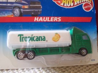 Vintage 1996 Hot Wheels Haulers Tropicana Tractor Trailer Semi Truck