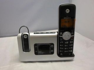 Motorola DECT 6 0 Cordless Phone with Digital Answering System and