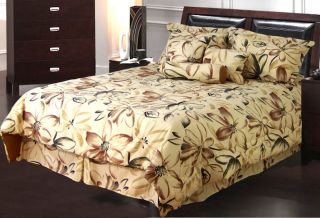 what a very unique tropical bedding collection the gorgeous collection
