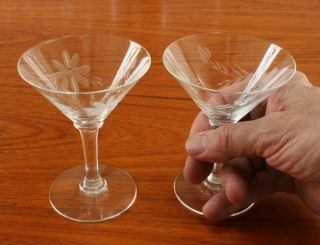 vintage crystal champagne glasses crosshatch flower design