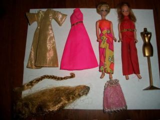 Lot of Vintage 1970 TOPPER Toys Dawn & Friends Dolls w/ extra clothing