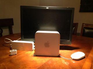 Apple Mac Mini Desktop with BUNDLE   MB138LL/A (August, 2007)