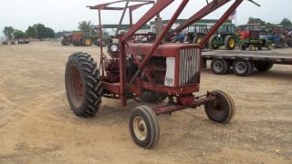   farmall 656 diesel tractor with a dual loader runs good read desc