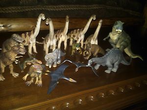 Lot / Box / Set of 25 Used Dinosaurs  16 or more are Schleich