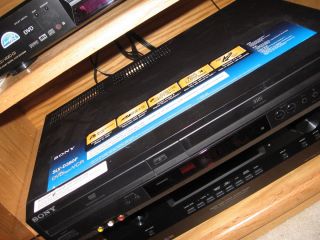 SONY SLV D380P Combo VHS DVD player