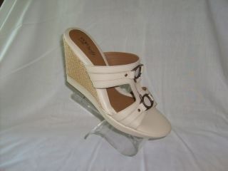 Eurosoft by Sofft Ivory Wedge Shoes Sz 11 New in Box