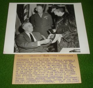 WW2 USMC Congressional Medal of Honor Winner Estate Lot Collectors