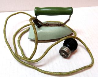 Vintage Gold Seal Small Electric Iron Dates from Around 1920