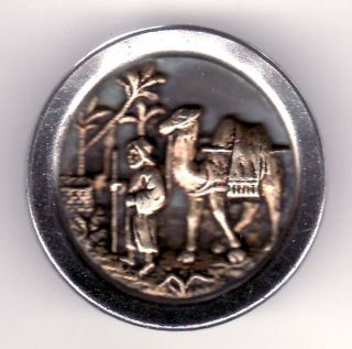  LARGE METAL PICTURE STORY BUTTON ELIEZER CAMEL AT THE WELL BBB pg572 8