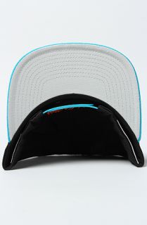 Mitchell & Ness The Charlotte Hornets Arch Tri Pop Snapback