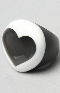Accessories Boutique The Heart Shell Resin Ring in Gray and White