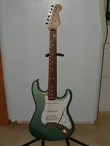 Fender Standard MIM Stratocaster Fat Strat Sage Green