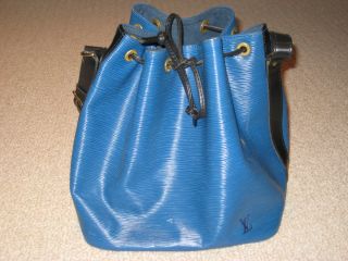 Louis Vuitton Epi Blue Petit Noe Drawstring Shoulder Bag 100 Authentic