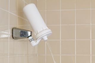 Omica Zeolite Shower Filter Removes Chlorine Fluoride