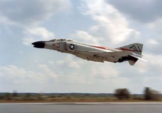  Ultimate F 4J Phantom II F 4 Fighter 2 Pilot Soldier Figure