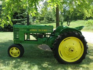  Jonn Deere H Farm Tractor