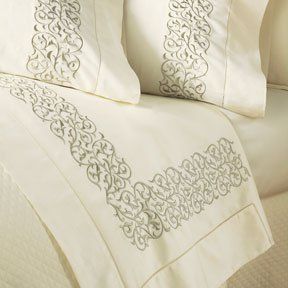 Sferra Finley Ivory Queen Sheet Set Iron Embroidery 100% Cotton Sateen