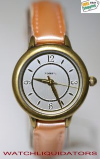NEW LADIES FOSSIL BRASS TONE WATCH W/ WHITE FACE, GOLDTONE MARKERS FOR