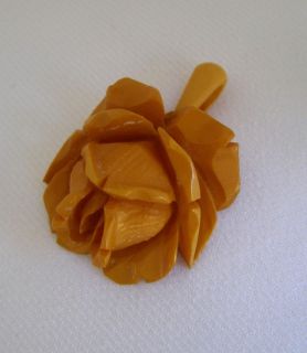 BEAUTIFULLY DETAILED CARVED BUTTERSCOTCH BAKELITE ROSE NECKLACE