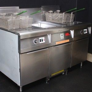 2006 FRYMASTER FILTER MAGIC LARGE 80LB CHICKEN FRYERS GAS DOUBLE FRYER