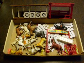 VINTAGE 1980s FUNRISE RANCH PLAYSET WITH SOLID RUBBER ANIMALS