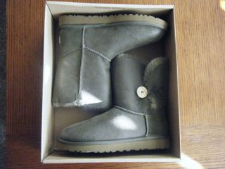 NIB Ugg Womens Bailey Button Bomber Boots Size 10