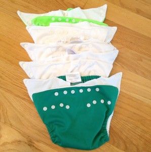 Fuzzi Bunz Medium Cloth Diapers Perfect Size Green White Pointed