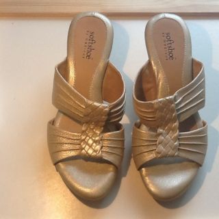 Gold Sandals Softshoe by Medicus Leather Slides Sz 7M Nice