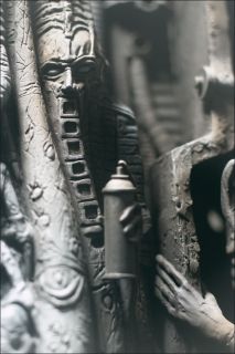 HR Giger Li II Statue MIB McFarlane Toys Sculpture Alien Necronomicon