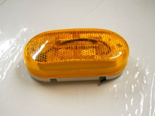 Grote Two Bulb Oval Pigtail Type Clearance Marker Lamp for RV Trailer
