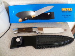  HARD WOOD HANDLE HUNTING KNIFE WITH LEATER SHEATH STAINLESS STEAL BLAD