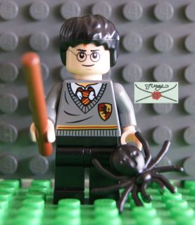 LEGO HARRY POTTER MINIFIGURE HOGWARTS WITH WAND LETTER AND SPIDER RARE